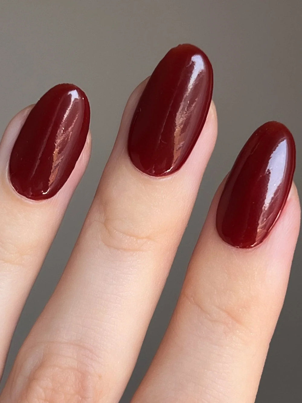 Rogue Red en la mano