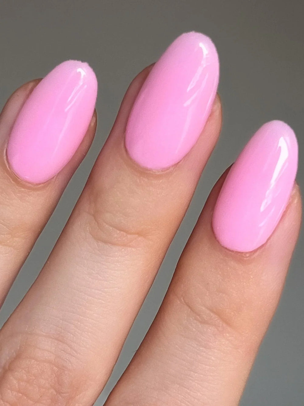 Girly Pink en la mano