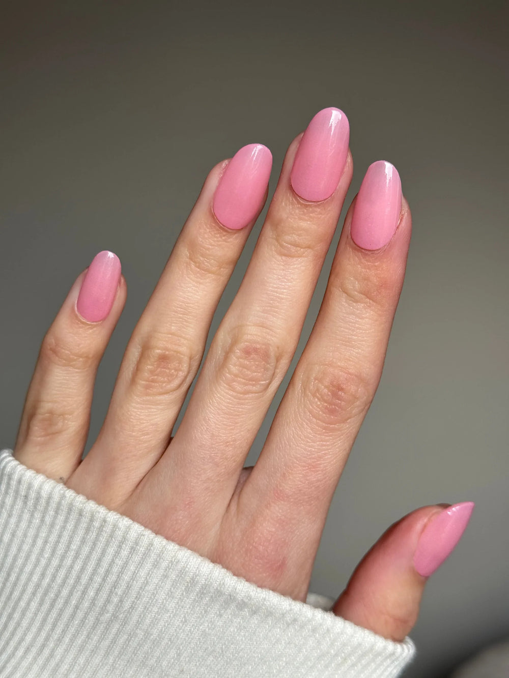 Blush Petal en la mano