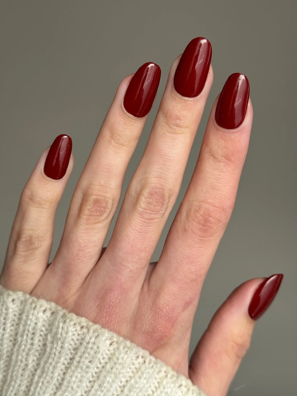 Bordeaux Red en la mano