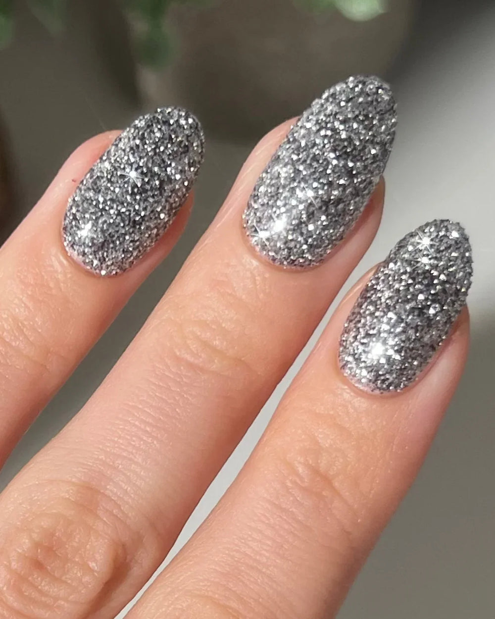 Crystal Silver en la mano