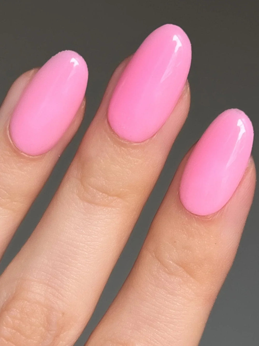 Fuchsia Pink en la mano