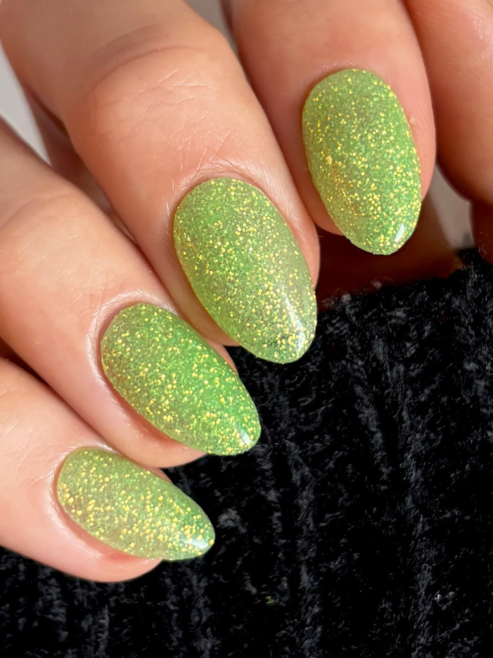 Pale Green en la mano