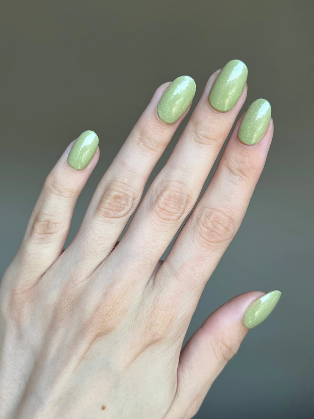 Olive Dusk en la mano