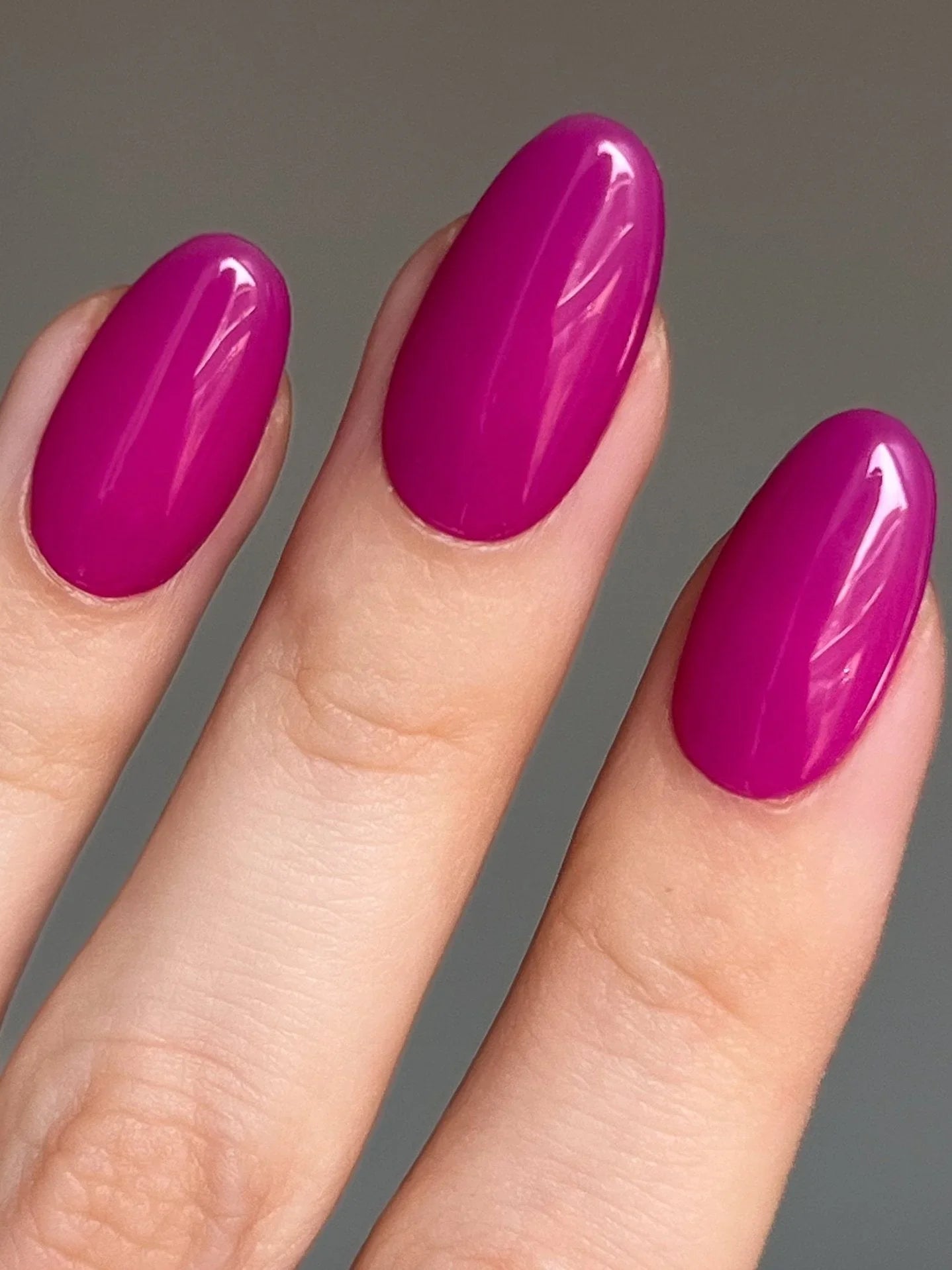 Purplish Red en la mano